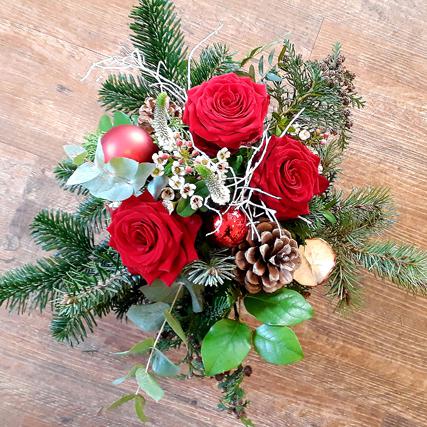 1 Weihnachtsstrauß, Rose, Veronika, Wachsflower, Eucalyptus